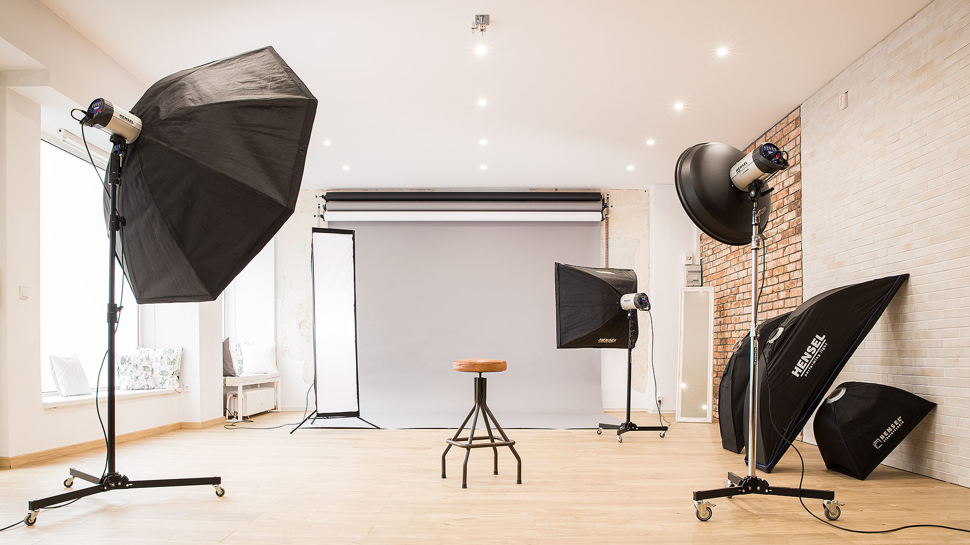 Birkenstudio Fotostudio mit Hintergründen und Blitzen